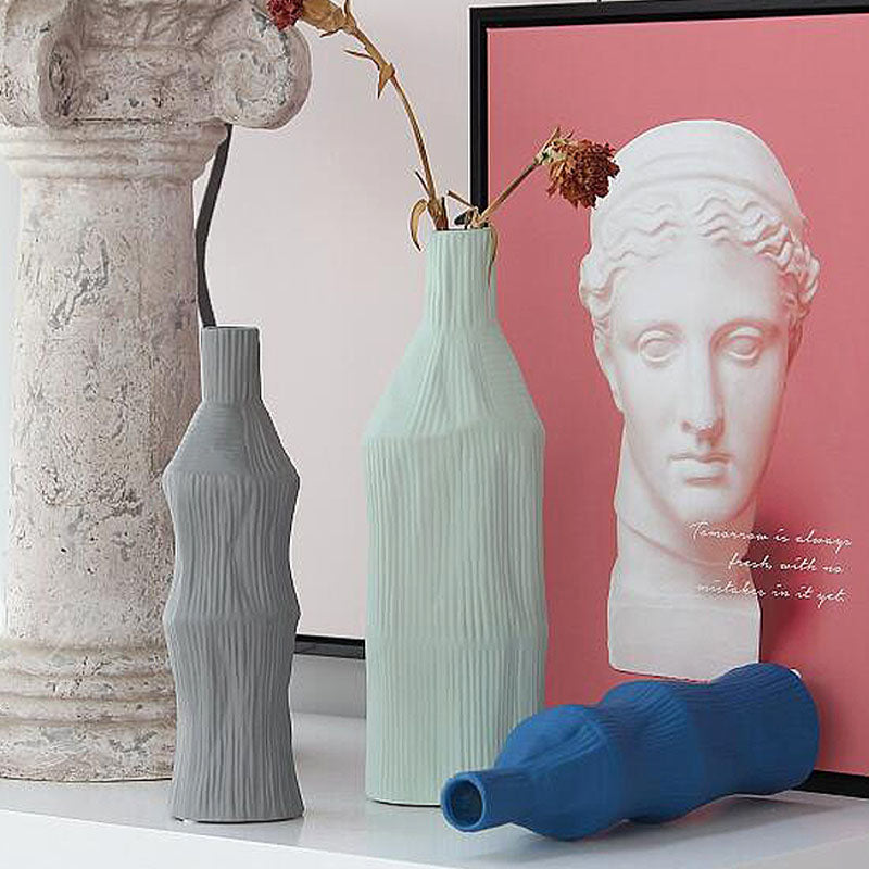A Set Of Two Fresh Ceramic Vases - a two fresh ceramic ceramic decorative vase UK