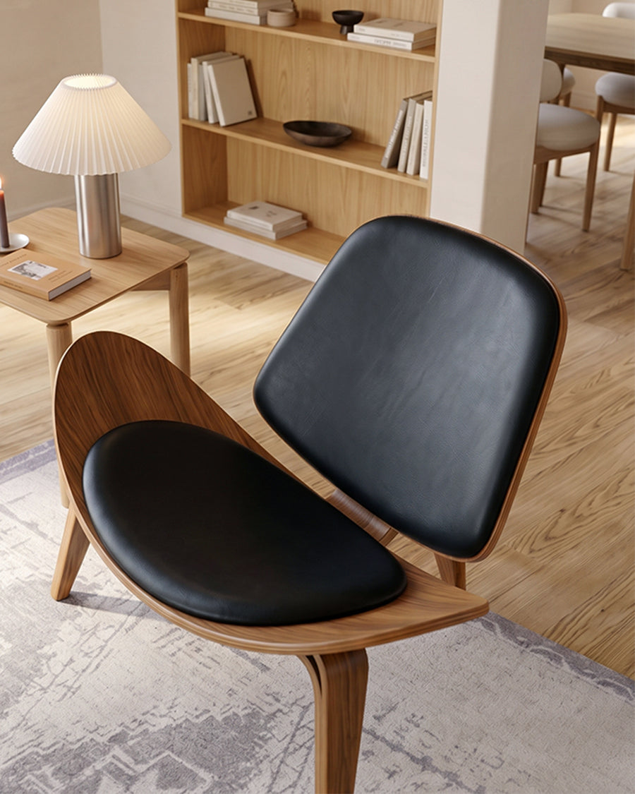 Hans Wegner CH07 Shell Chair, Walnut & Black