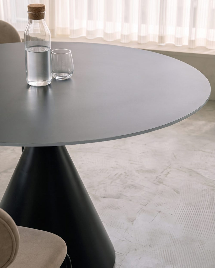 Calvin Cone Round Dining Table, White 产品图 14