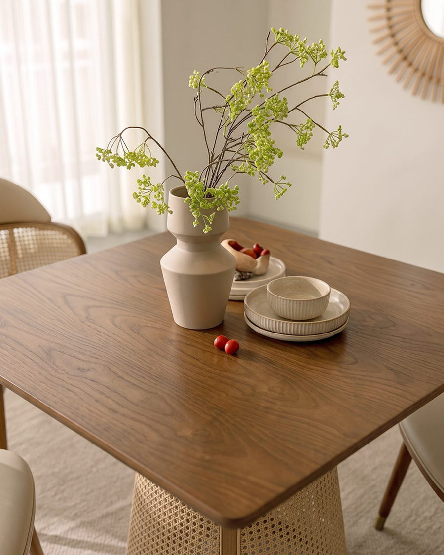 Skylar Rattan Dining Table, Rattan & Solid Wood 产品图 15